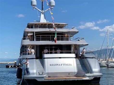 yacht di dolce e gabbana